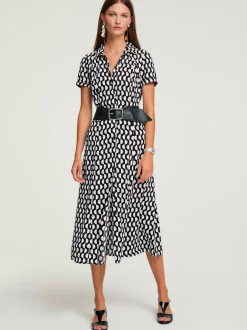 Robe-chemisier à motifs modernes avec ceinture à nouer
