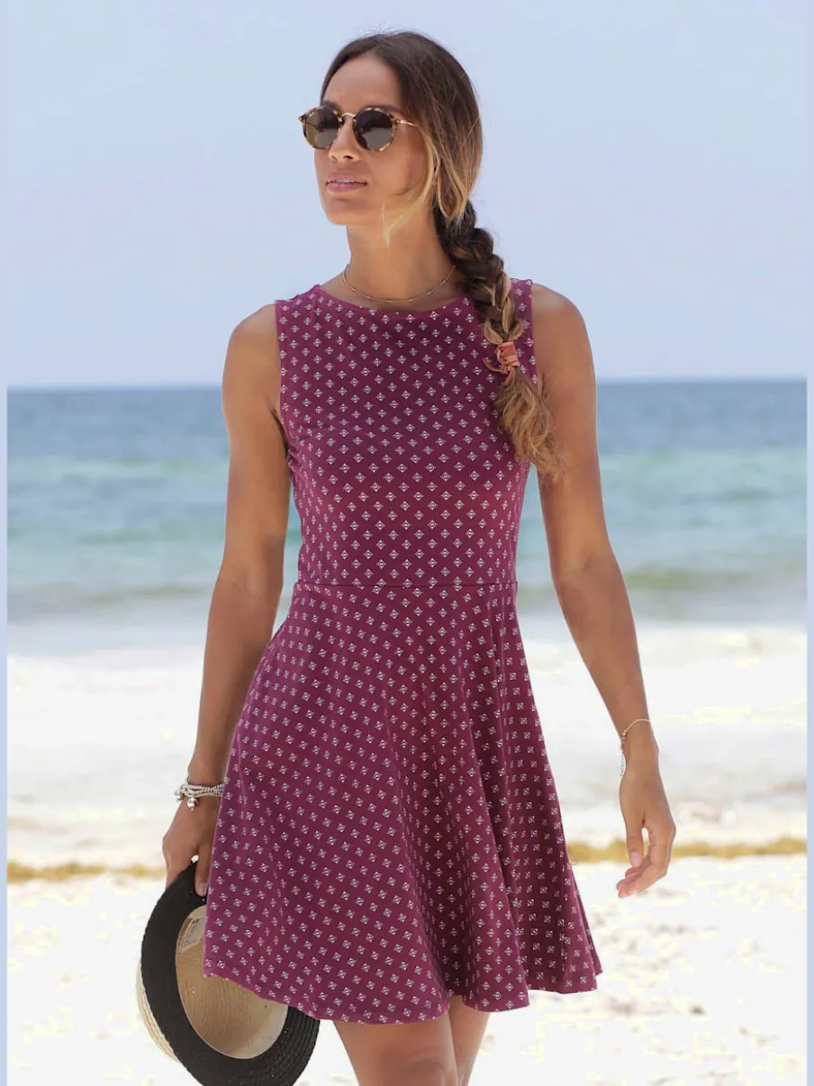 Robe de plage à larges bretelles et jupe évasée