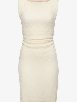 Robe de soirée ajustée à encolure en U et dentelle douce