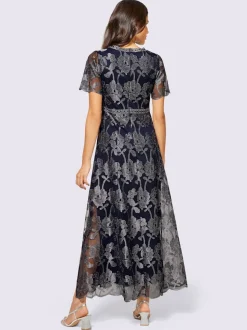 Robe de soirée en maille légère avec broderie florale