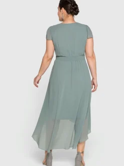 Robe de soirée manches chauve-souris affinantes