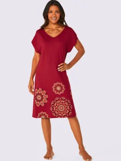 Robe d'été avec col en V et motifs floraux