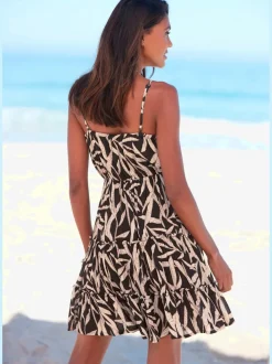Robe d'été avec encolure en v et volant