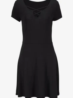 Robe d'été avec lacets à l'encolure et manches courtes