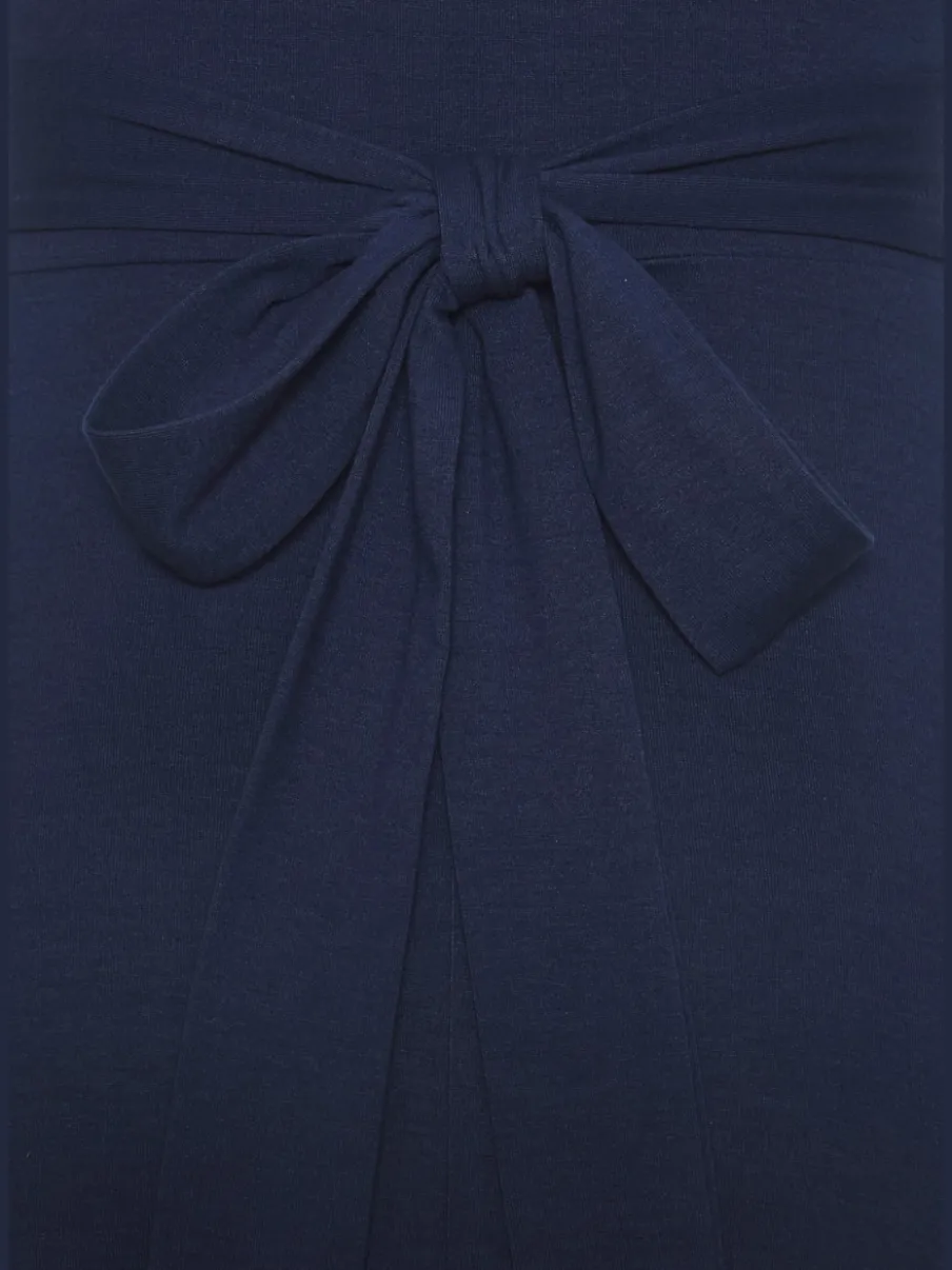 Robe d'été cache-cœur avec jupe ample et manches courtes
