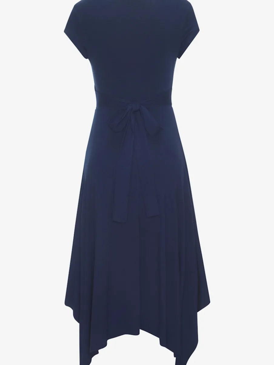 Robe d'été cache-cœur avec jupe ample et manches courtes