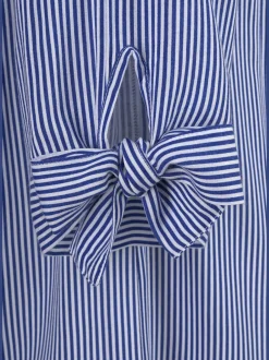 Robe d'été courte à encolure élastique avec manches 3/4 et lien