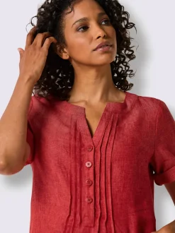 Robe d'été en lin avec encolure à patte de boutonnage et manches courtes