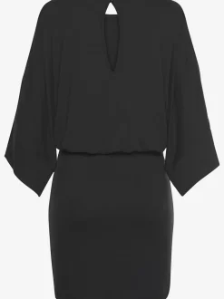 Robe d'été fluide avec larges manches et ceinture