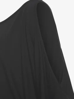 Robe d'été fluide avec larges manches et ceinture