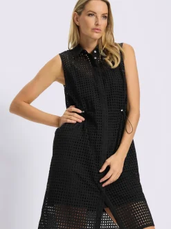 Robe d'été légère à col chemise et broderie ajourée