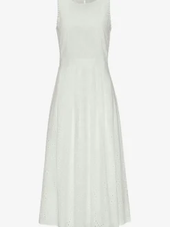 Robe d'été longue sans manches avec dentelle et plis flatteurs