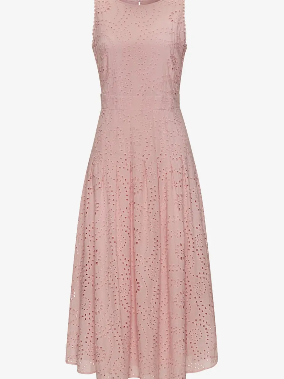 Robe d'été longue sans manches avec dentelle et plis flatteurs