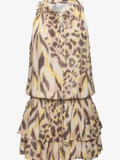 Robe d'été sans manches avec encolure à volants et jupe évasée à volants