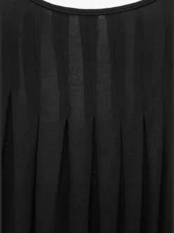 Robe d'été sans manches à motifs floraux avec détails plissés