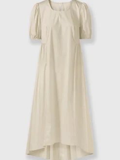 Robe d'été évasée avec manches bouffantes et boutons
