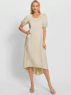 Robe d'été évasée avec manches bouffantes et boutons