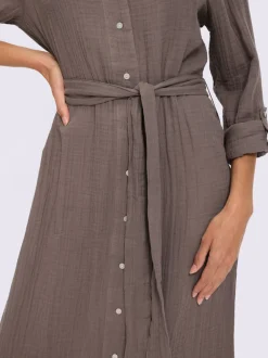 Robe en coton avec encolure en V et manches retroussables