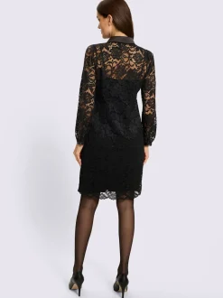 Robe en dentelle dentelle florale légèrement transparente