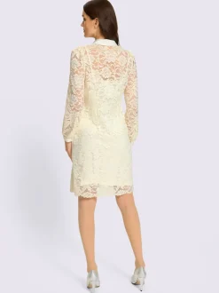 Robe en dentelle dentelle florale légèrement transparente