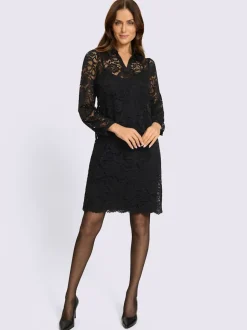 Robe en dentelle dentelle florale légèrement transparente