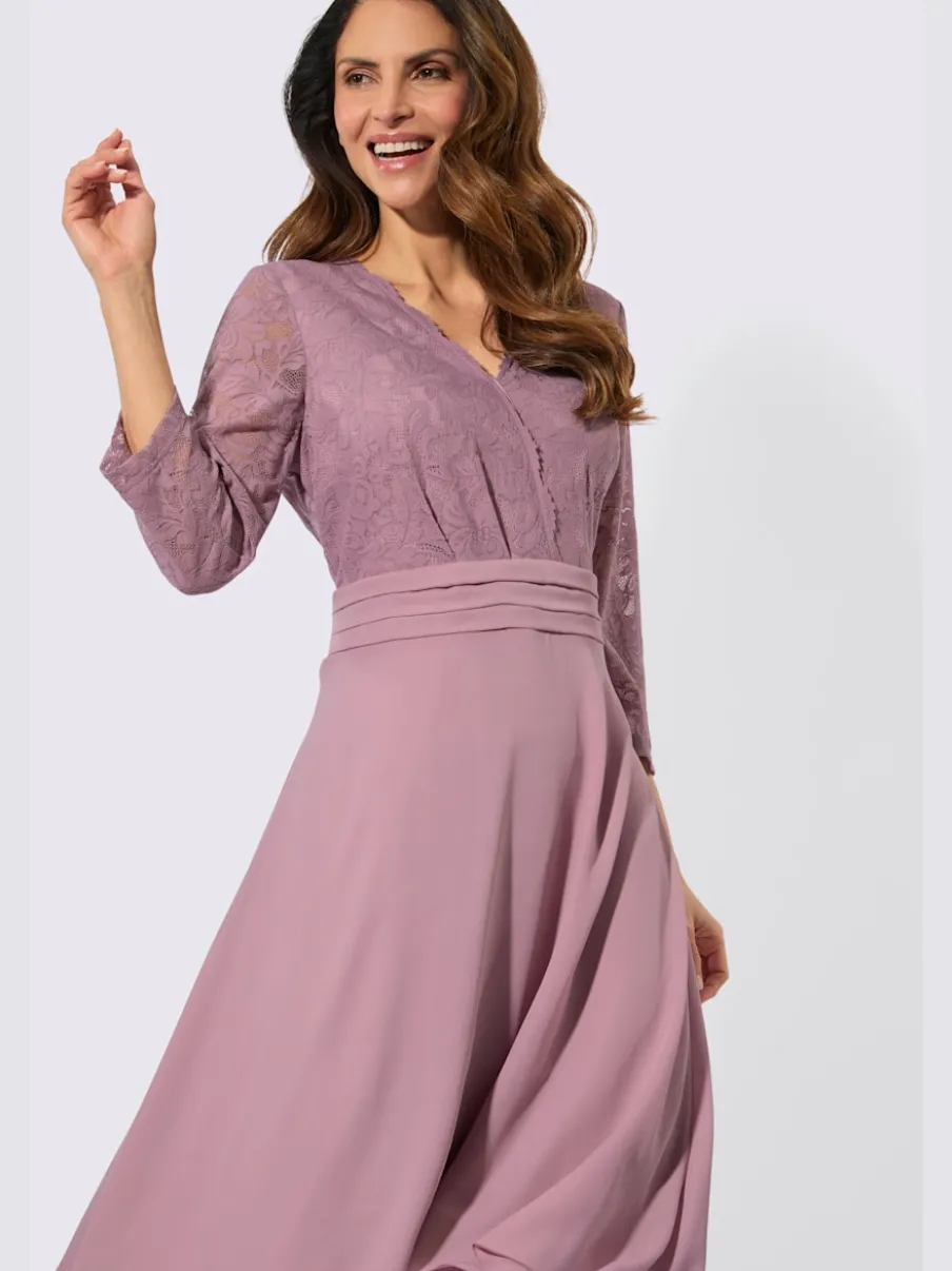 Robe en dentelle qualité tissée