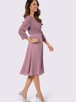 Robe en dentelle qualité tissée