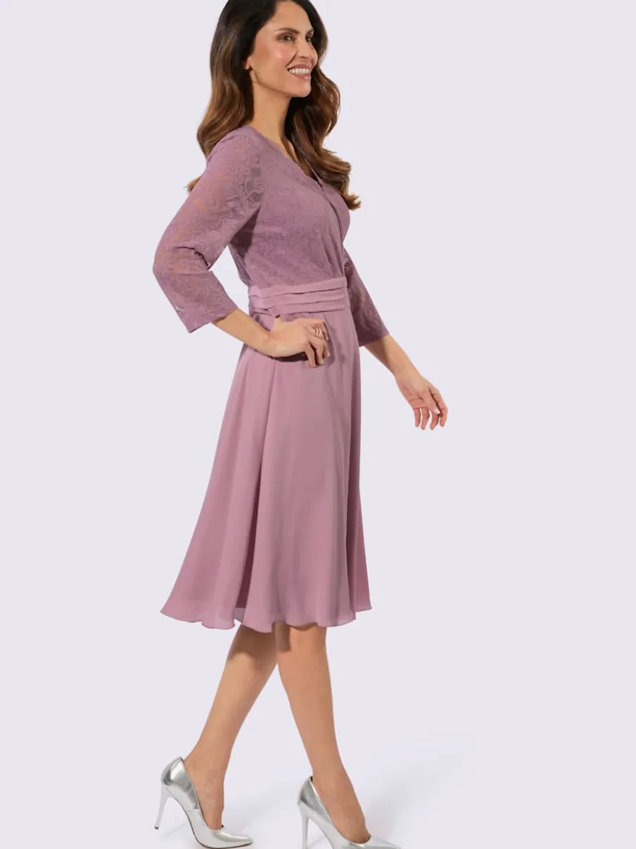 Robe en dentelle qualité tissée
