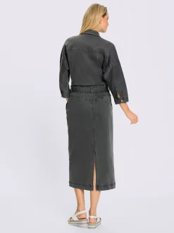 Robe en jean avec col chemise et poches pratiques