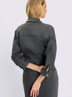Robe en jean avec col chemise et poches pratiques