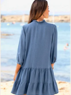 Robe en jean avec col en V et manches 3/4 volants