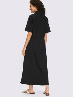 Robe en jean à col chemise et manches courtes avec poches discrètes
