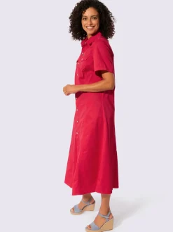 Robe en jean à col chemise et manches courtes avec poches poitrine