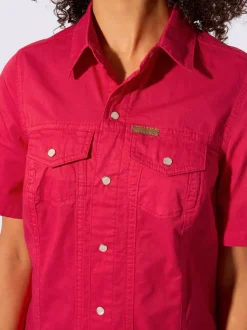Robe en jean à col chemise et manches courtes avec poches poitrine