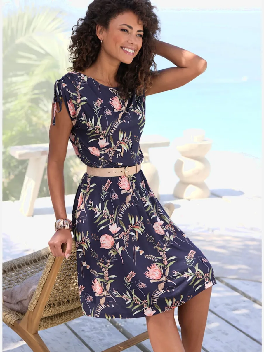 Robe en jersey avec encolure ronde et fronces aux manches