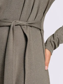 Robe en jersey avec encolure ronde et ceinture à nouer