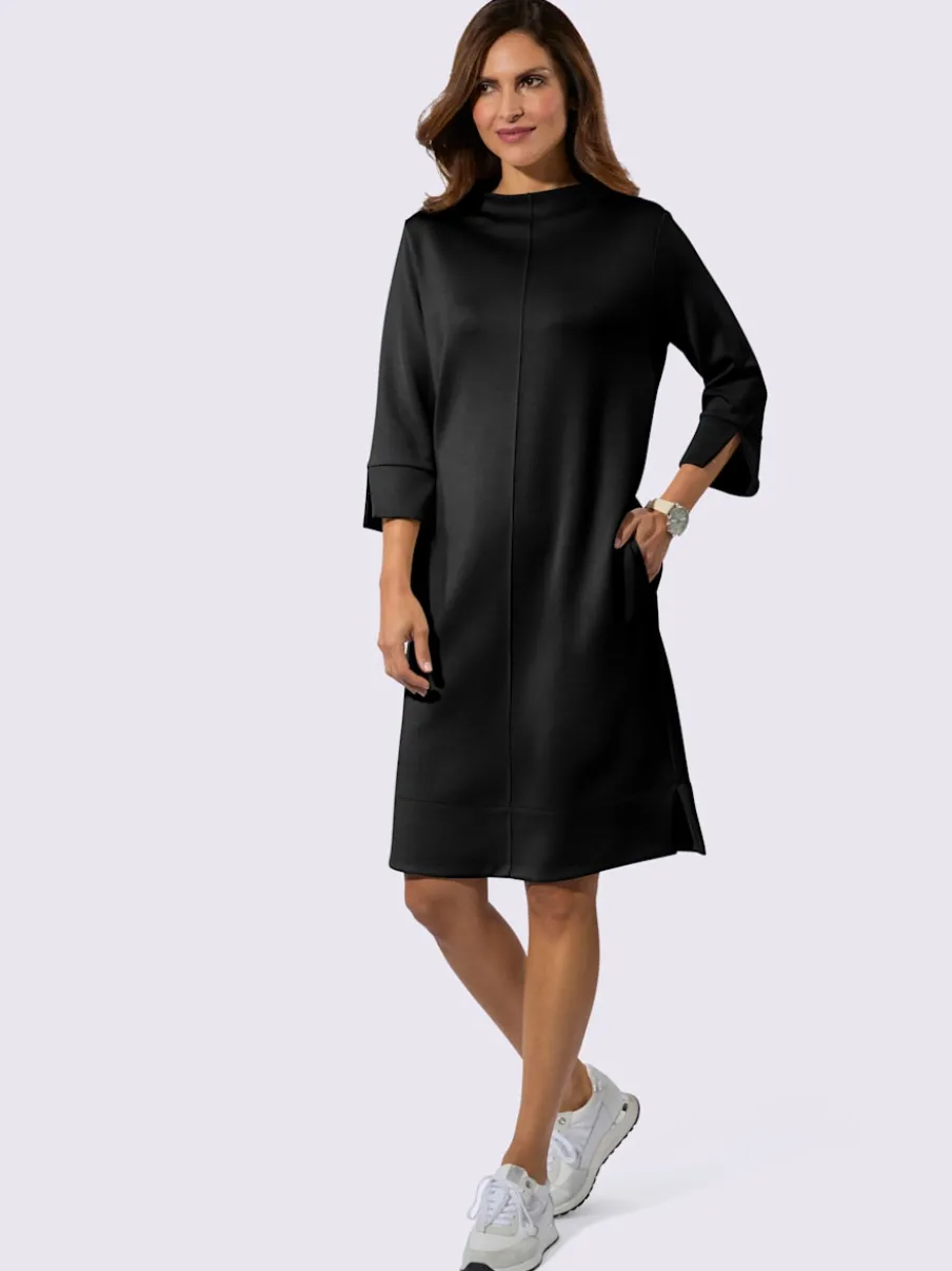 Robe en jersey douce avec col corolle et rayures