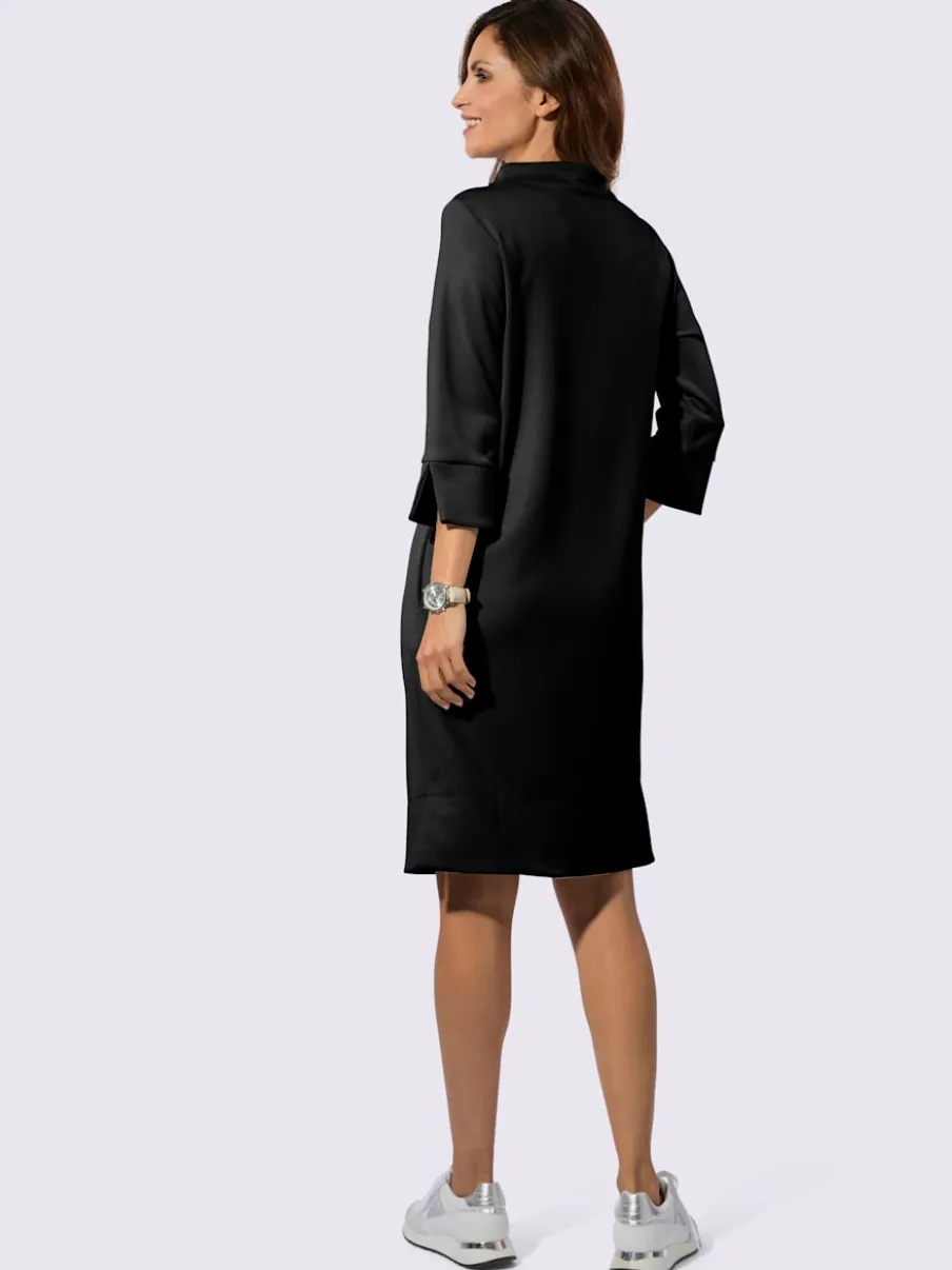 Robe en jersey douce avec col corolle et rayures