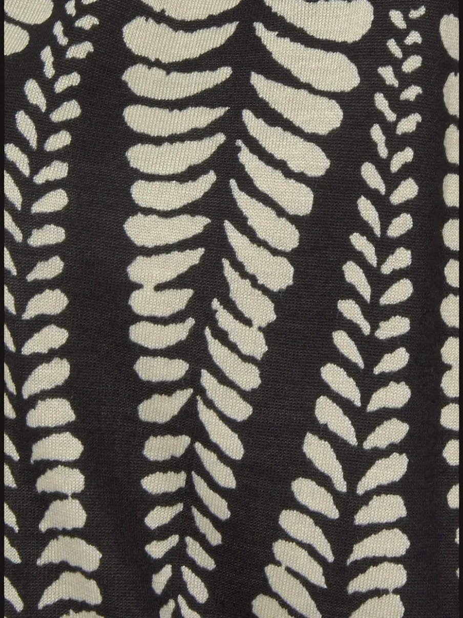 Robe en jersey à encolure en V avec motifs graphiques et empiècement smocké