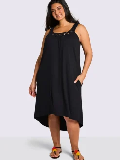 Robe en jersey encolure raffinée