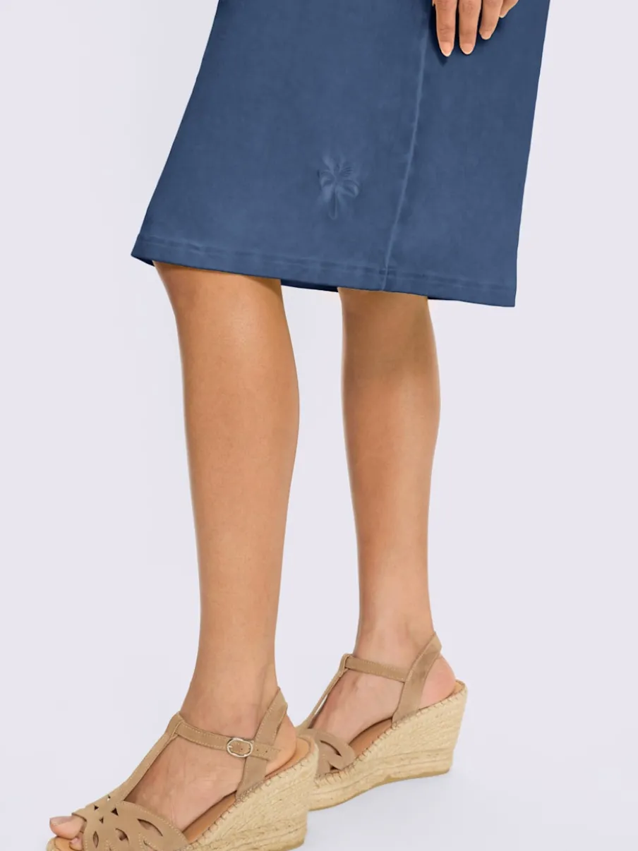 Robe en jersey à encolure ronde et poche poitrine