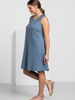 Robe en jersey encolure smockée