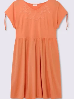 Robe en jersey superbe broderie florale