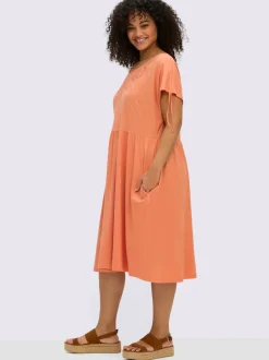 Robe en jersey superbe broderie florale