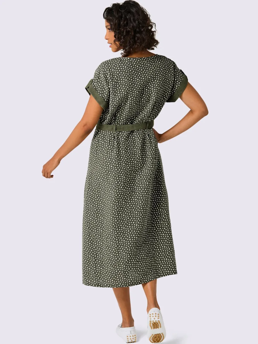 Robe en lin à ceinture boutons et fentes latérales