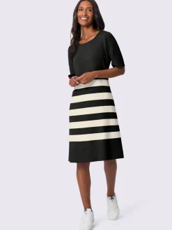 Robe en tricot avec encolure ronde et rayures larges