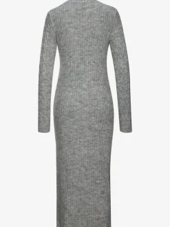 Robe en tricot col montant avec manches longues et jupe fendue