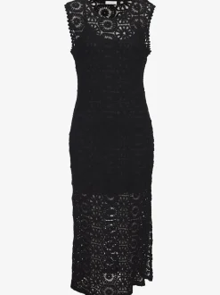 Robe en tricot légère à encolure ronde et sans manches