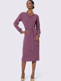 Robe en tricot à manches ballon avec ceinture intégrée
