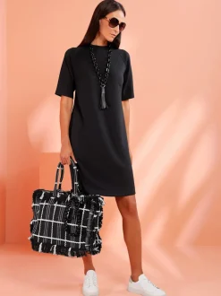 Robe facile à enfiler avec encolure ronde et manches raglan